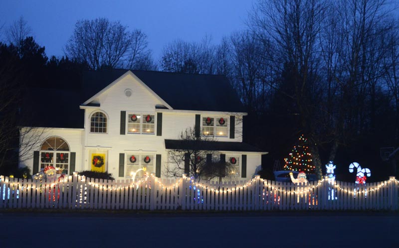 Christmas Light Hotspots: Top Neighborhoods In Clifton Park